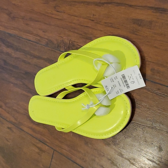 J crew flip flops (6)